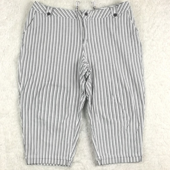 Relativity Womens Shorts Bermuda White Navy Stripe Mid Rise Summer Plus 18 - Picture 1 of 10